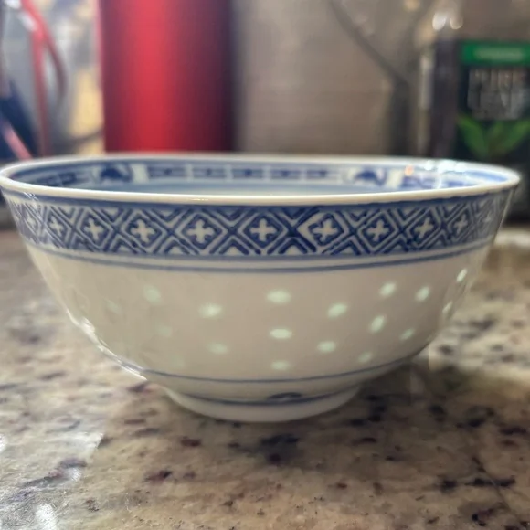 Blue and White Porcelain Small Bowl with a dragon - Picture 5 of 5